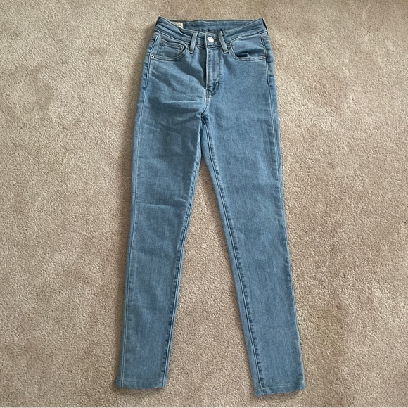 Blue Levi's 721 high rise skinny women's jeans on size 23 - Picture 2 of 4